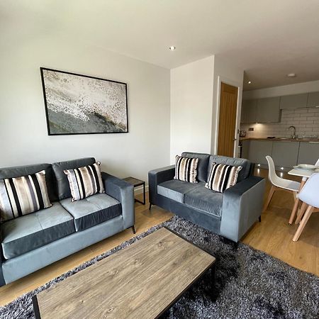 Stylish And Modern 2Br Apartment With Parking เชฟฟิลด์ ภายนอก รูปภาพ