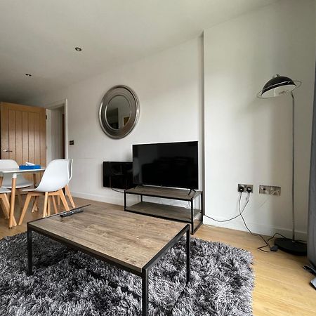 Stylish And Modern 2Br Apartment With Parking เชฟฟิลด์ ภายนอก รูปภาพ