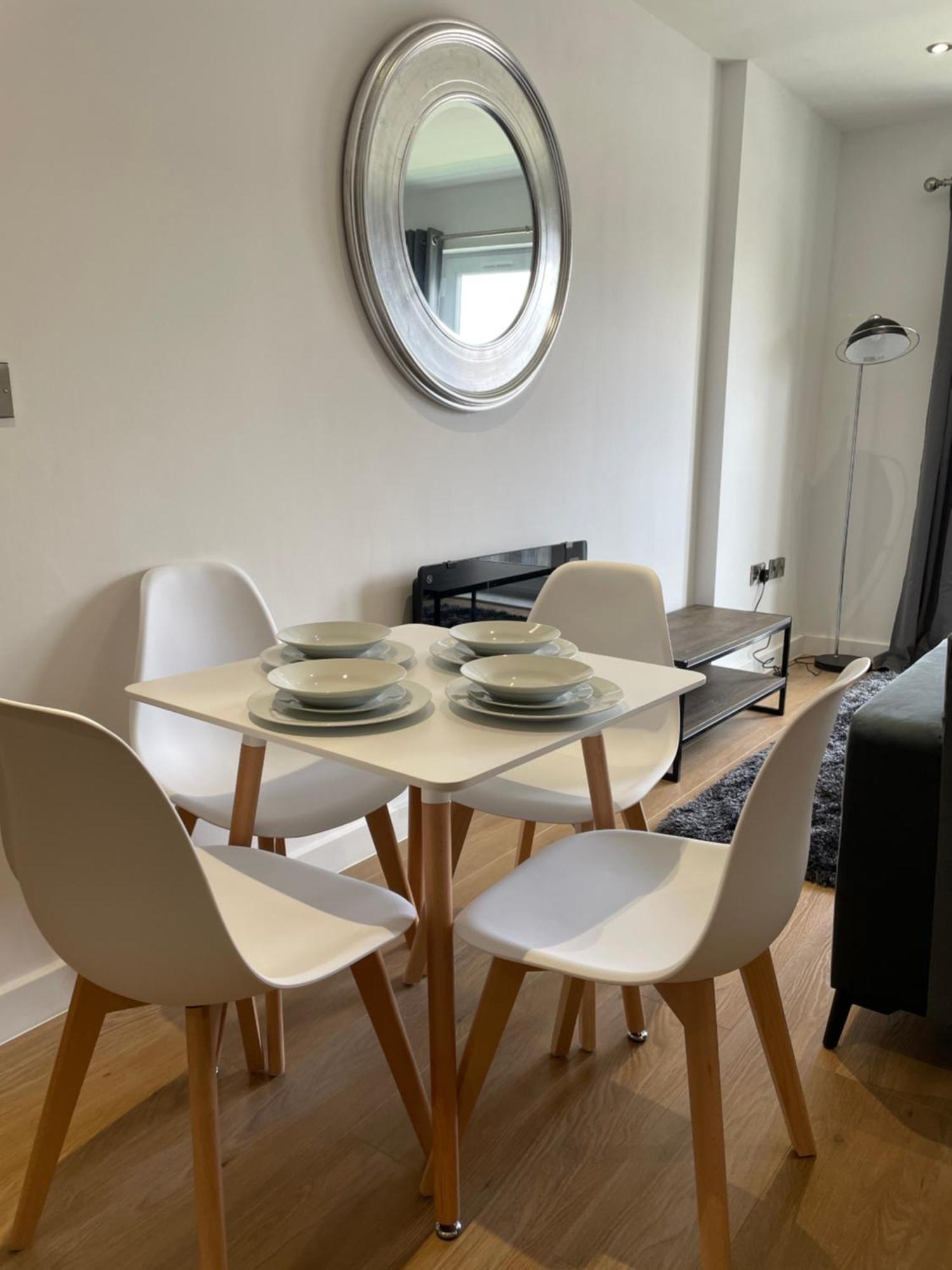 Stylish And Modern 2Br Apartment With Parking เชฟฟิลด์ ภายนอก รูปภาพ