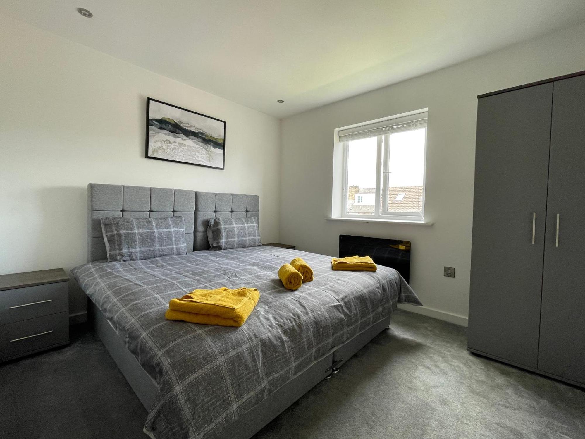Stylish And Modern 2Br Apartment With Parking เชฟฟิลด์ ภายนอก รูปภาพ
