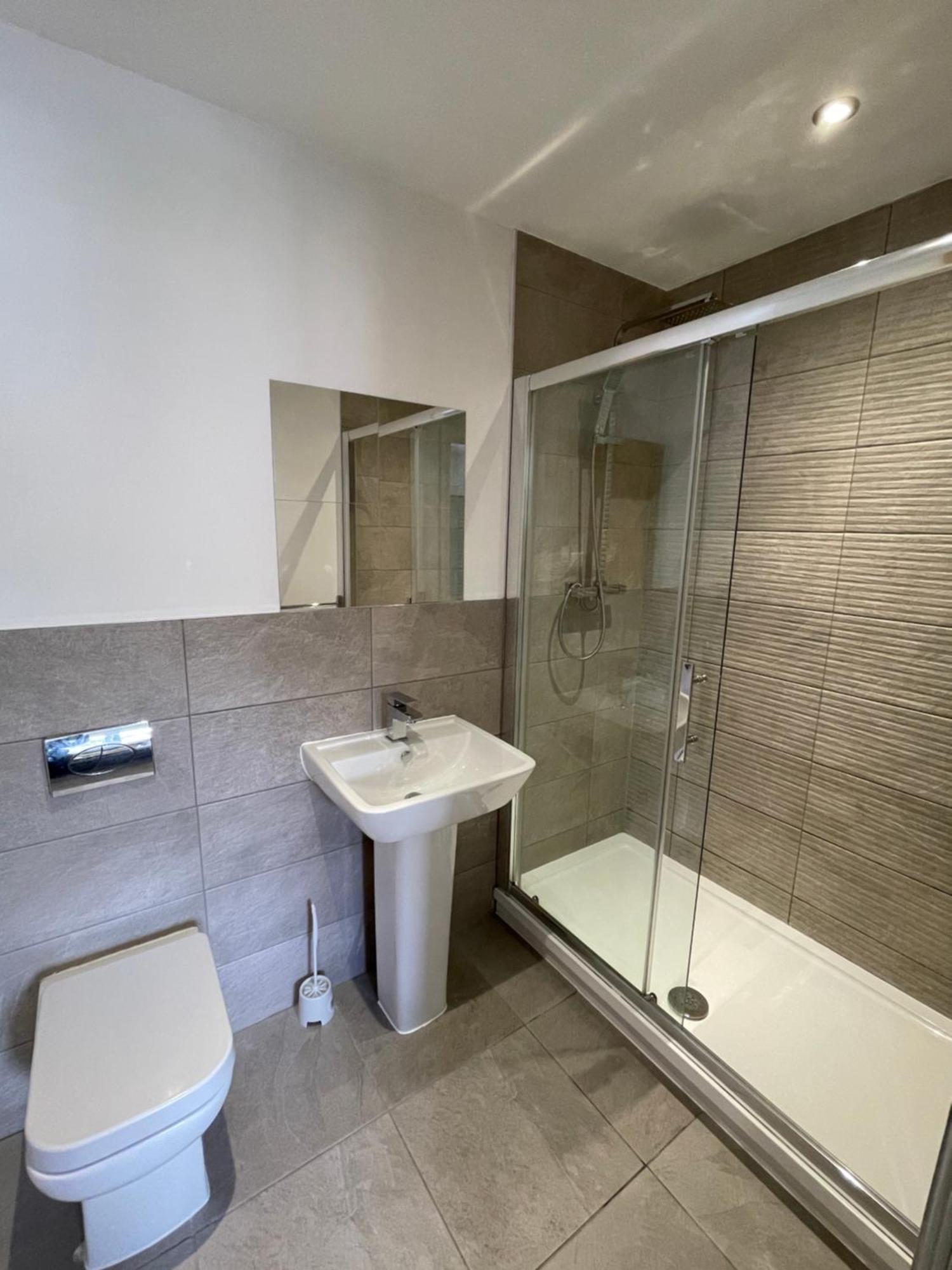 Stylish And Modern 2Br Apartment With Parking เชฟฟิลด์ ภายนอก รูปภาพ