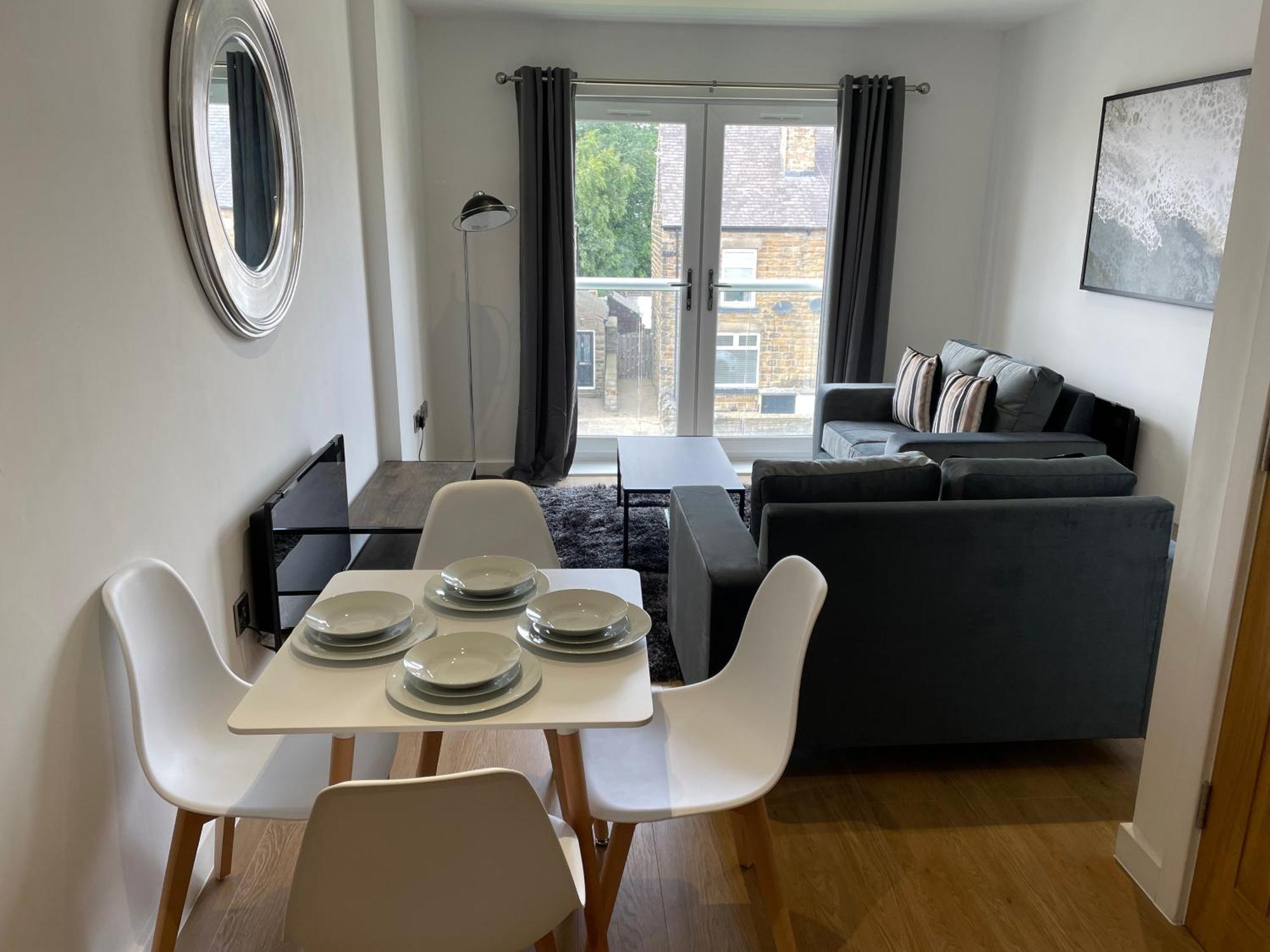 Stylish And Modern 2Br Apartment With Parking เชฟฟิลด์ ภายนอก รูปภาพ